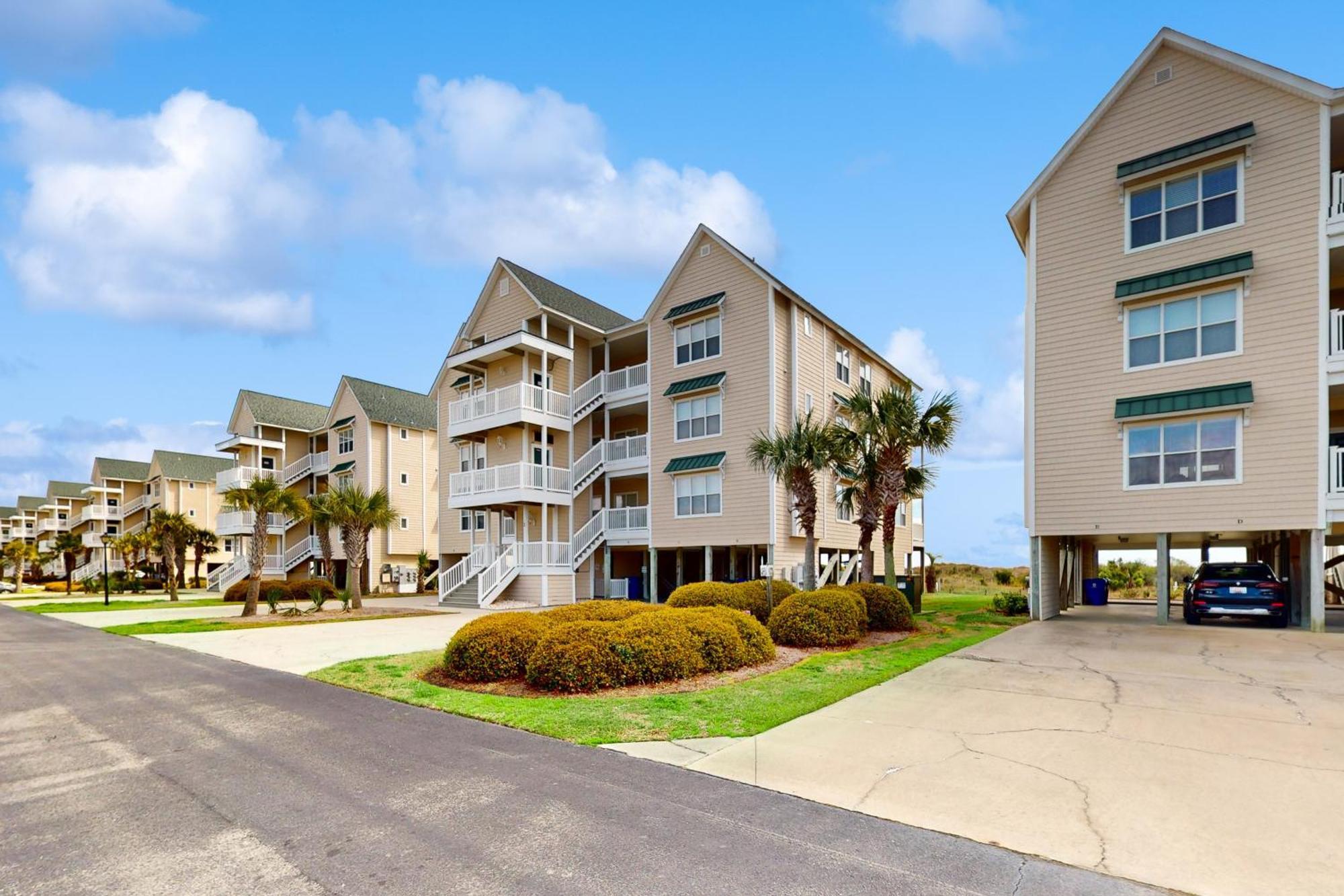 Pelican'S Watch Ocean Isle Beach Exterior photo